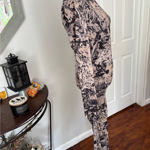 Avec Les Filles Black and Cream Long Sleeve Dress stretchy rouge side party - Picture 4 of 10